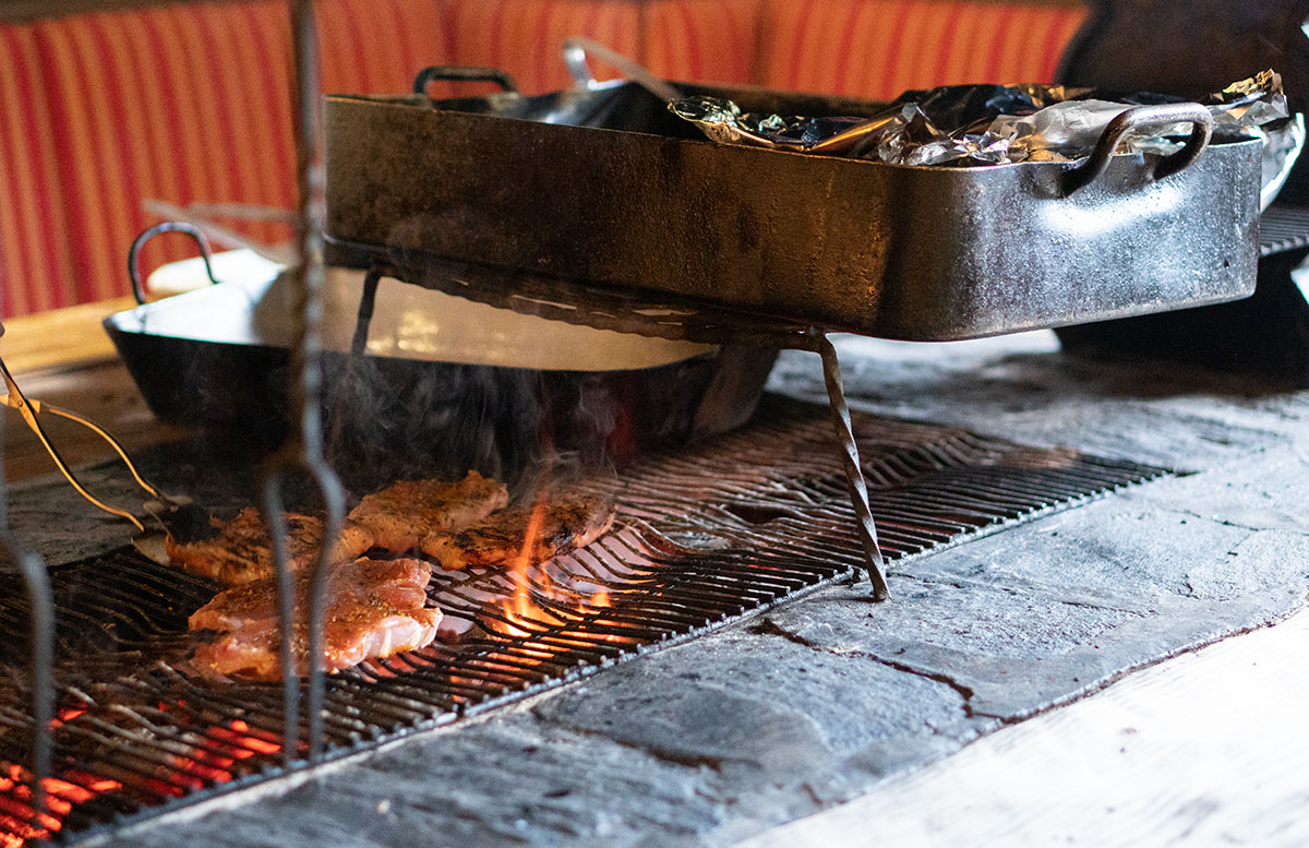 Bio-Kinderhotel-Benjamin-in-Malta-in-Kärnten-offener-grill