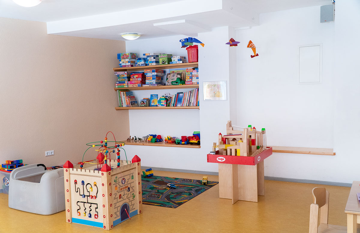 Bio-Kinderhotel-Benjamin-in-Malta-in-Kärnten-spielzimmer-und-spiele