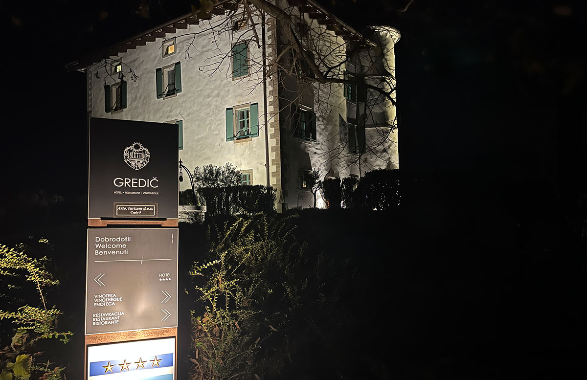 Blick-über-Smartno,-Olivenöl--und-Weinverkostung-in-Goriska-Brda--schloss-gredic