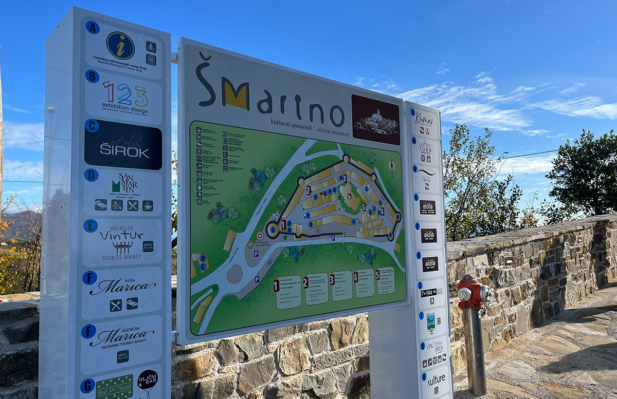 Blick-über-Smartno,-Olivenöl--und-Weinverkostung-in-Goriska-Brda--smartno