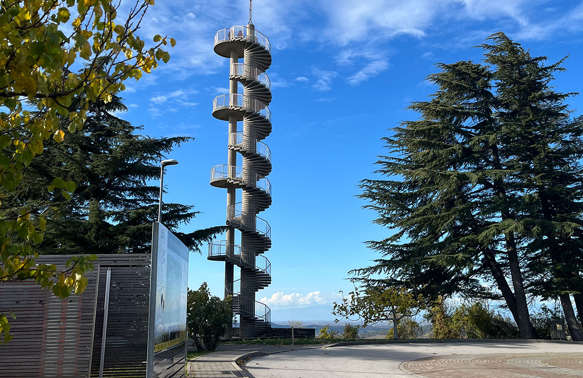 Blick-über-Smartno,-Olivenöl--und-Weinverkostung-in-Goriska-Brda