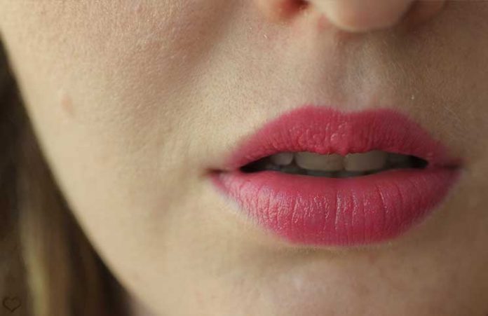 Blogparade Beachparty-Look mit Yves Rocher Blogparade-Beachparty-Look-lippenstift