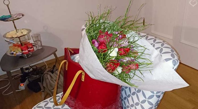 Bloomerei Workshop – Blumen binden Bloomerei-Workshop-Blumen-binden-blumenstrauss-in-der-tasche