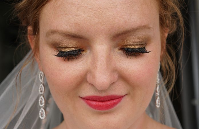 Brautstyling Tipp – Braut-Make-up für die Hochzeit Brautstyling-Mein-Braut-Make-up-für-den-großen-Tag-ARDELL-wimpern
