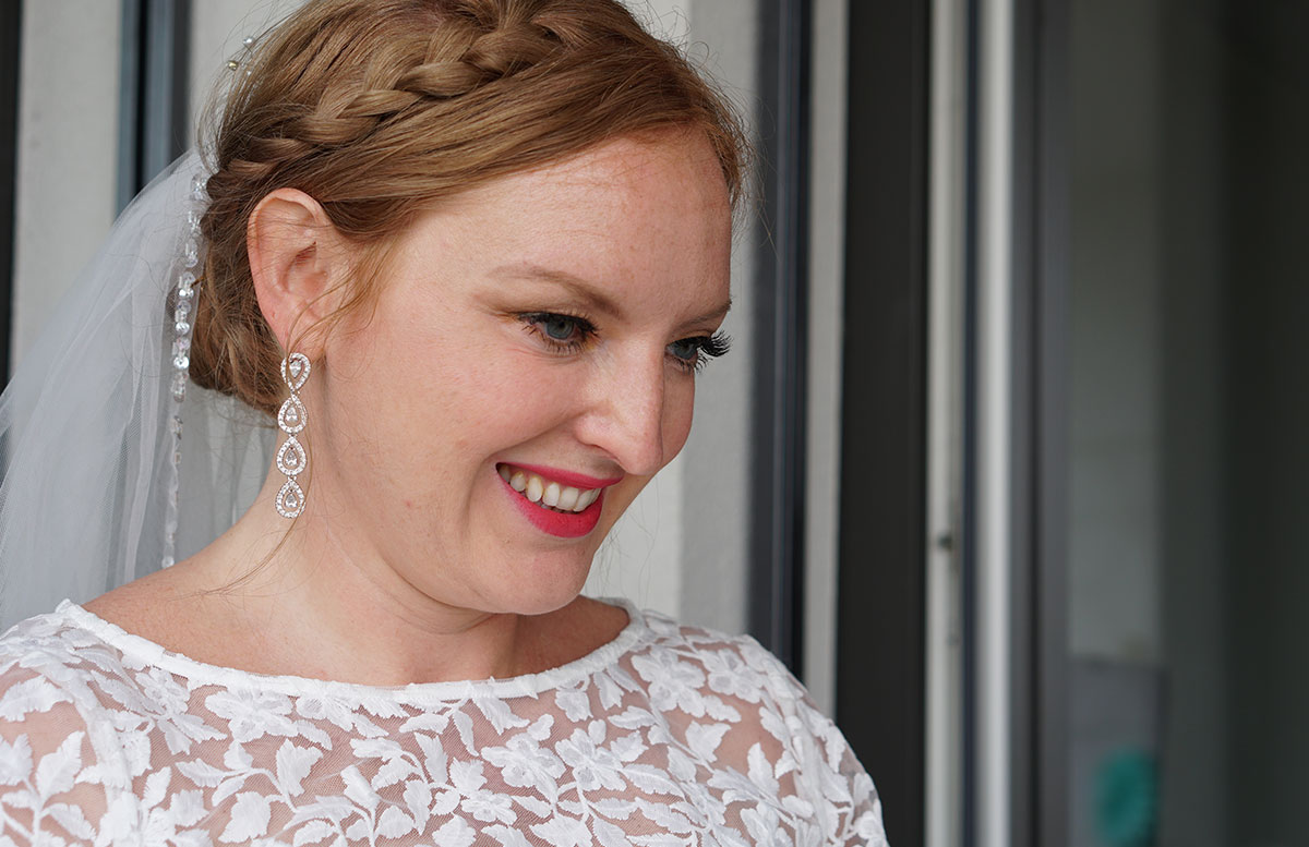 Brautstyling-Mein-Braut-Make-up-für-den-großen-Tag-LÄCHELN