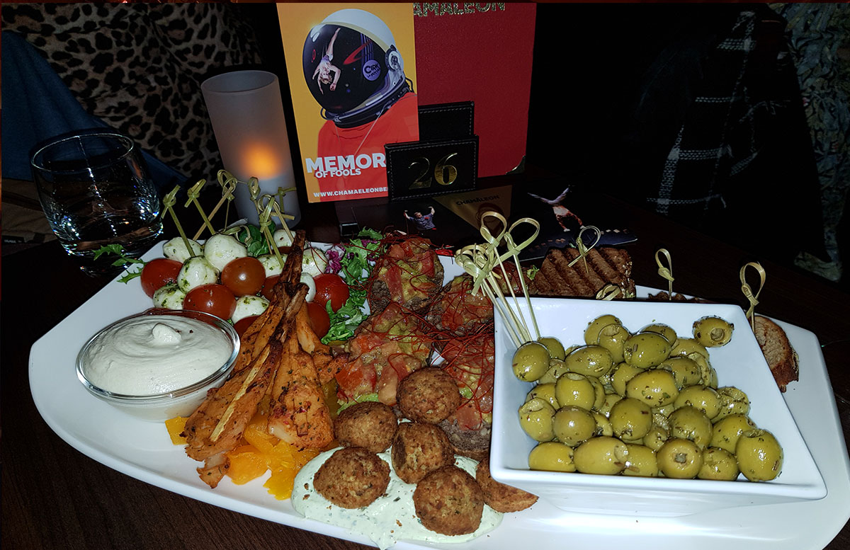 CHAMÄLEON-New-Circus-Berlin---MEMORIES-OF-FOOLS-food-platte