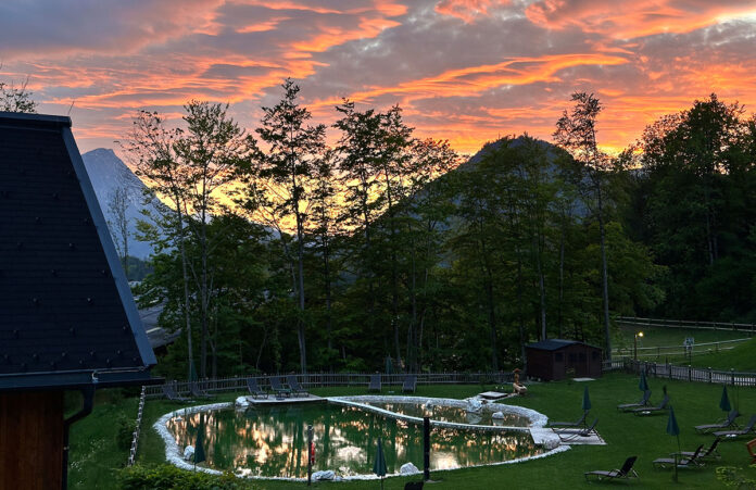 Chalet Urlaub im Narzissendorf Zloam Grundlsee Chalet-Urlaub-im-Narzissendorf-Zloam-Grundlsee-sonnenuntergang