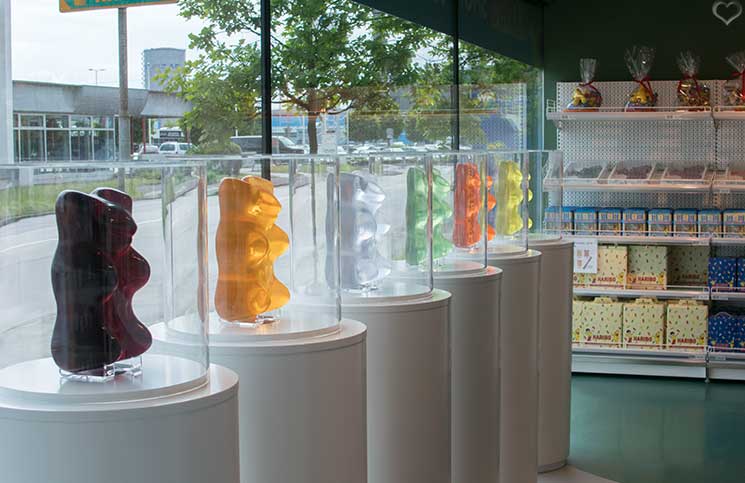 City-Trip-nach-linz-ins-ars-electronica-haribo-shop-bären-figuren