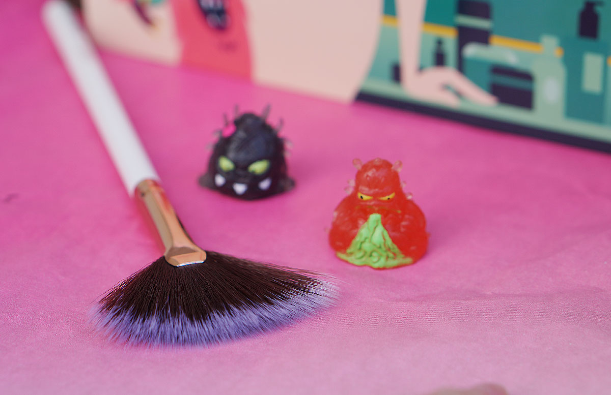 Comic Edition Glossybox Mai luxie brush