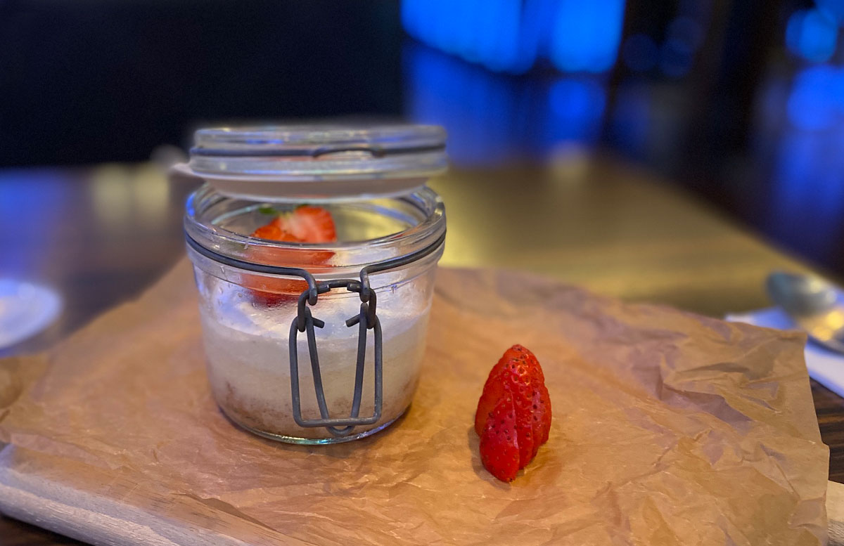 Courtyard-by-Marriott-Linz-cheesecake