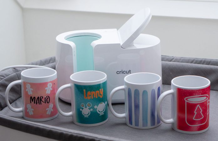 Lustige-Weihnachtstassen mit der Cricut Mug Press Cricut-Mug-Press---Lustige-Weihnachtstassen