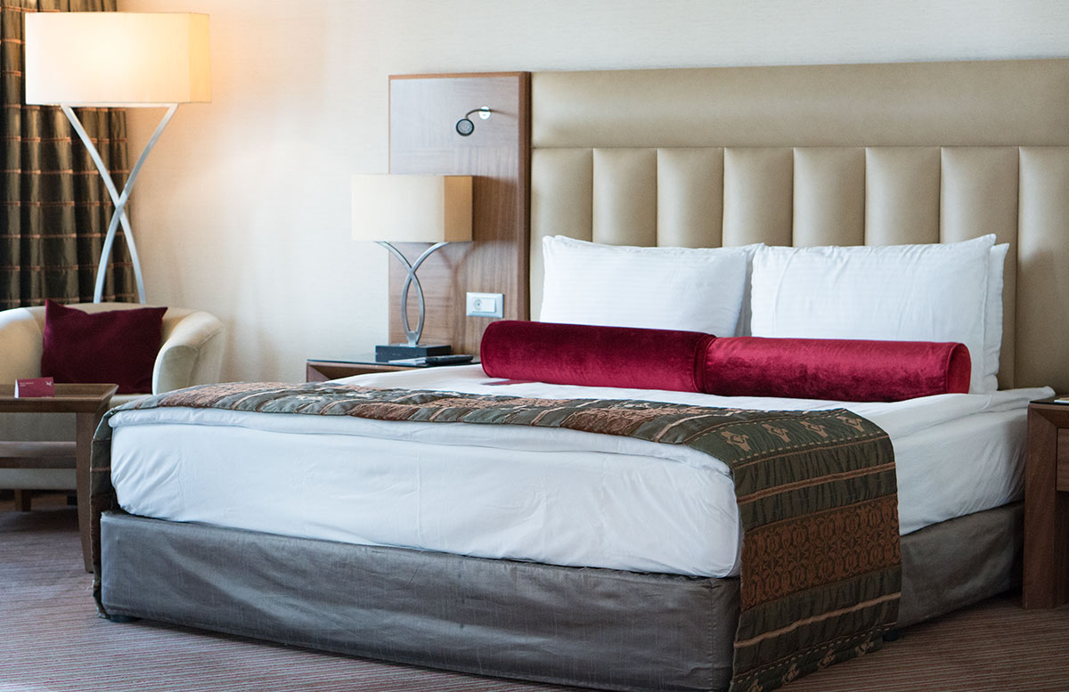 Das 5 Sterne Mövenpick Hotel in Izmir hotel zimmer bett