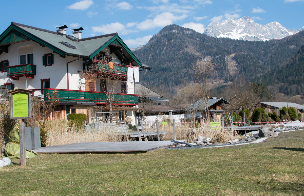 Das Familienhotel Mühlpointhof in Lofer teich outdoor