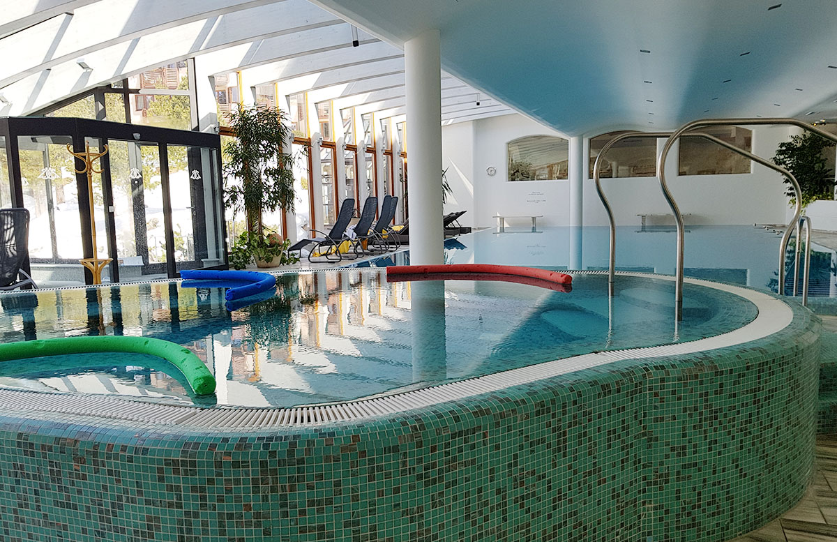 Das-Hotel-Hochschober-auf-der-Turracher-Höhe-in-Kärnten-pool