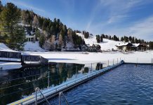 Das Hotel Hochschober auf der Turracher Höhe in Kärnten Das-Hotel-Hochschober-auf-der-Turracher-Höhe-in-Kärnten--seebad-und-zugefrorener-see