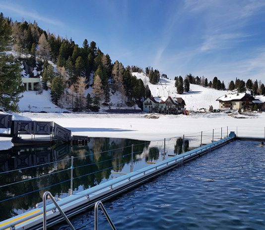 Das Hotel Hochschober auf der Turracher Höhe in Kärnten Das-Hotel-Hochschober-auf-der-Turracher-Höhe-in-Kärnten--seebad-und-zugefrorener-see