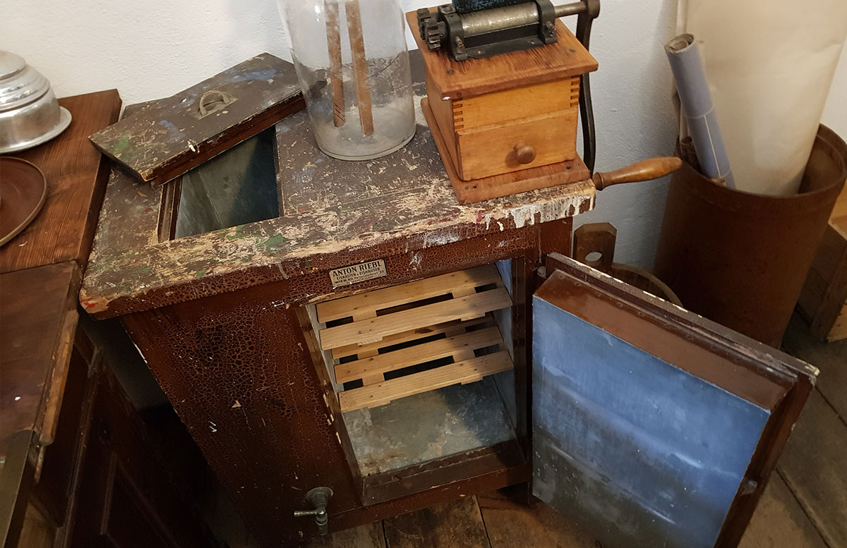 Das-Nonseum-und-das-Museumsdorf-Niedersulz-im-Weinviertel-eiskasten