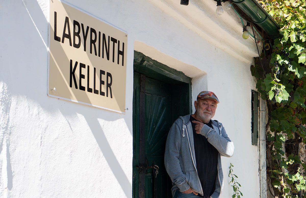 Das-Nonseum-und-das-Museumsdorf-Niedersulz-im-Weinviertel-labyrinthkeller-ceo
