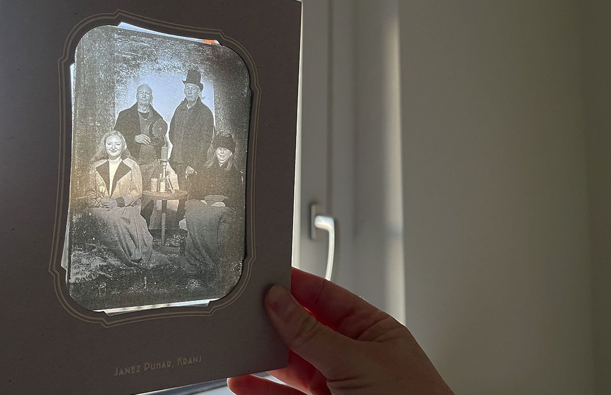 Der-Bunker-von-Kranj-und-Janez-Puhar-Museum-souvenir-glasfotografie