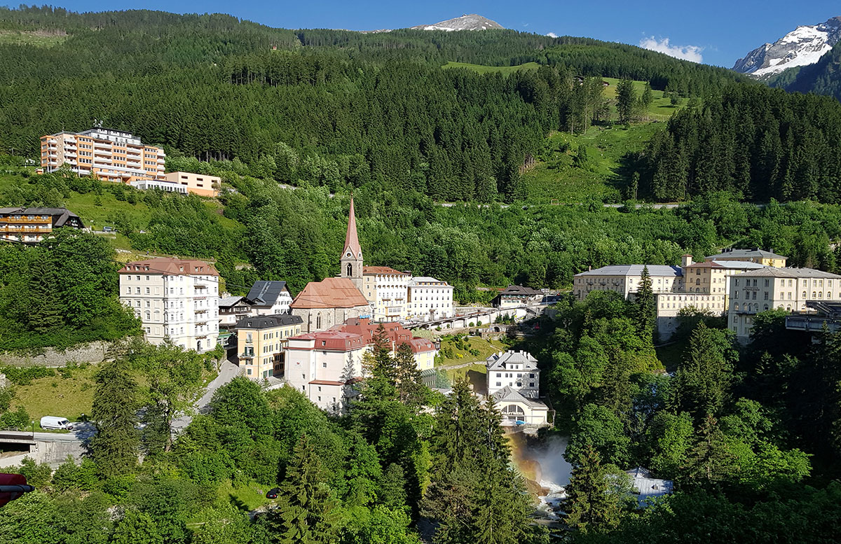Der-Gasteiner-Heilstollen-und-die-Alpentherme-Gastein-bad-gastein-weitblick