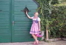 Der Neustifter Kirtag in Wien Der-Neustifter-Kirtag-in-Wien-Outfit-grünes-tor