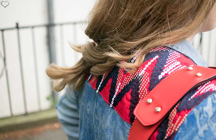 Desigual-Exotic-Jeans-Outfit-details-rückenansicht-jeansjacke
