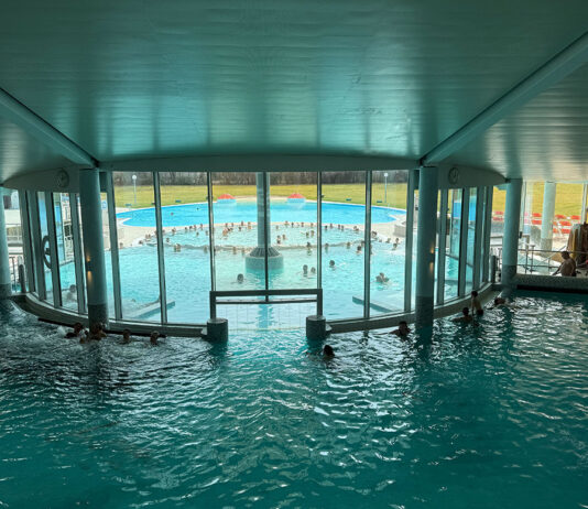 Das Therme Laa Hotel und die Familienoase Die-Familienoase-in-der-Therme-therme-von-oben-raus