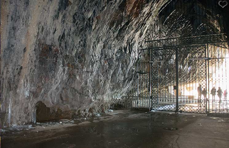 Die-Höhle-von-Postojna-ausgang-höhle