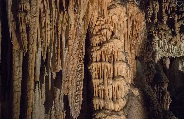 Die-Höhle-von-Postojna-die-rote-halle