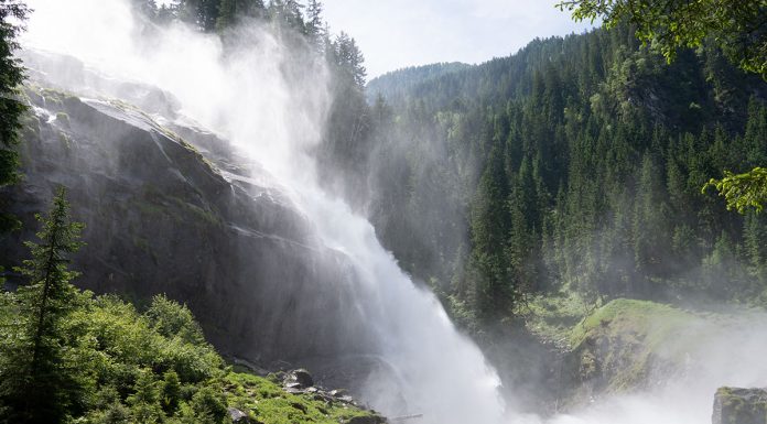 Die Krimmler Wasserfälle – die größten Wasserfälle Europas Die-Krimmler-Wasserfälle---die-größten-Wasserfälle-Europas-wasserfall-groß