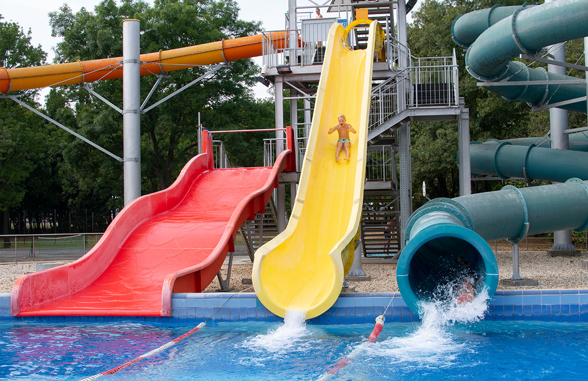 Die Therme Bük - Heilwasser und Rutschenspaß für die ganze Familie zwiebelrutsche rutschen