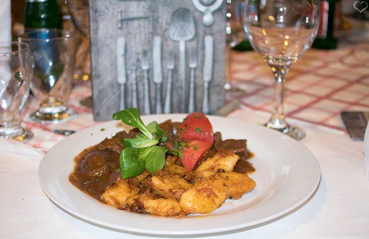 Die Therme Bükfürdo und Restaurant Tipps für Bük-restaurant-Rigótanya-gulasch