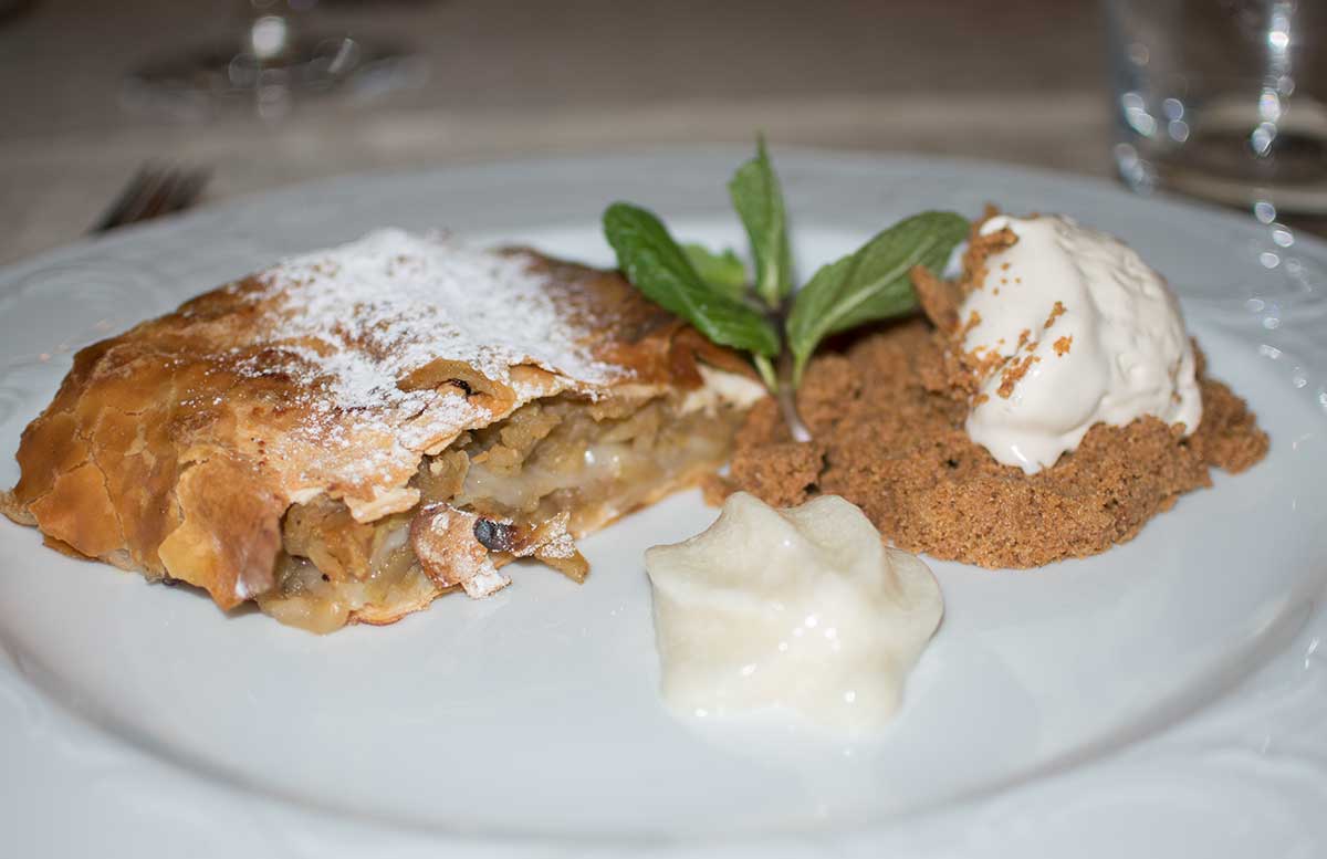 die römische Therme - Rimske Terme in Rimske Toplice essbereich restaurant apfelstrudel