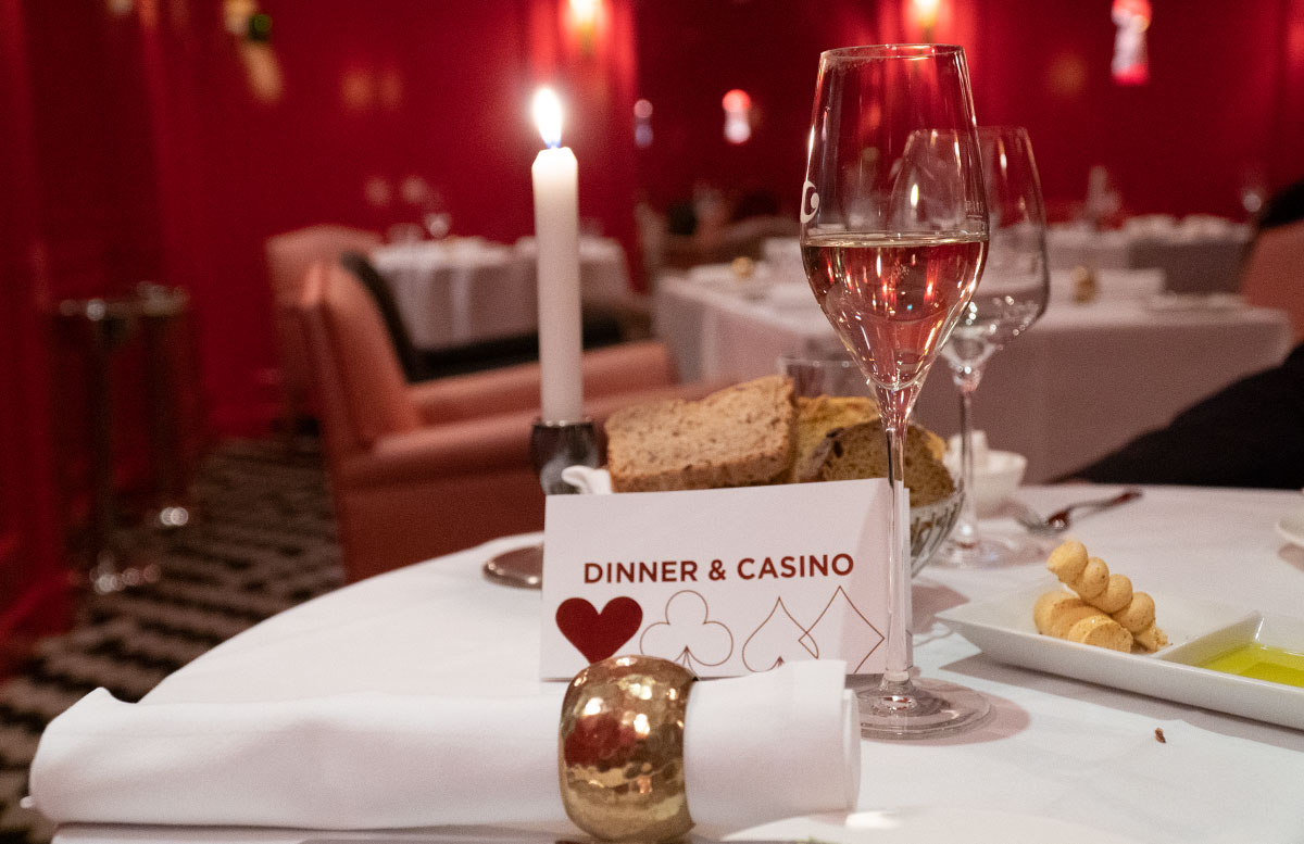 Dinner-und-Casino-Abend-im-Casino-Wien-sekt