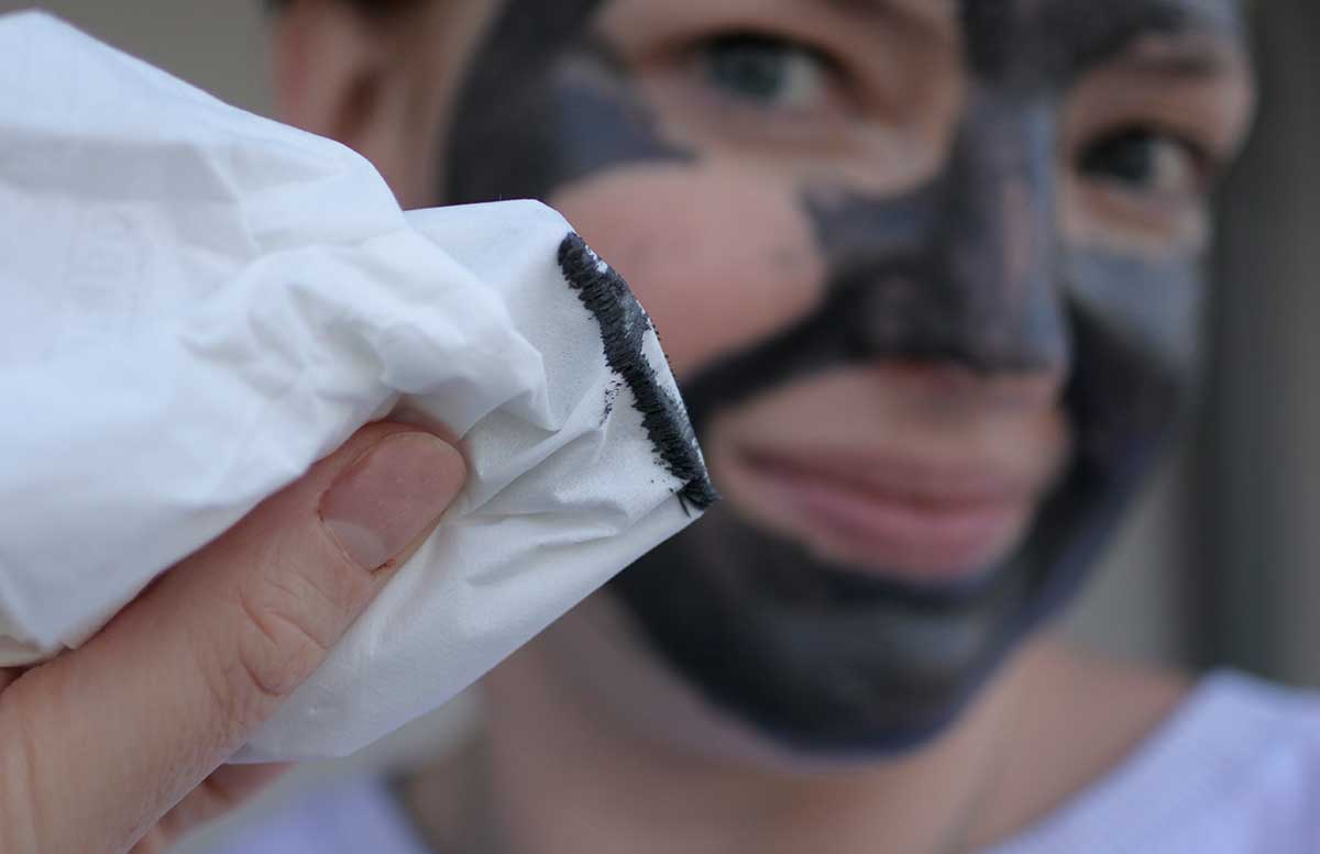 Dr. Brandt Magnetight Magnet-Maske mit tuch entfernen übrig bleiben wirkstoffe auf haut