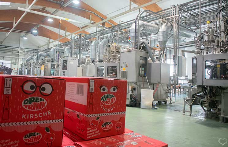Dreh-und-Drink-besuch-in-der-produktion-im-werk