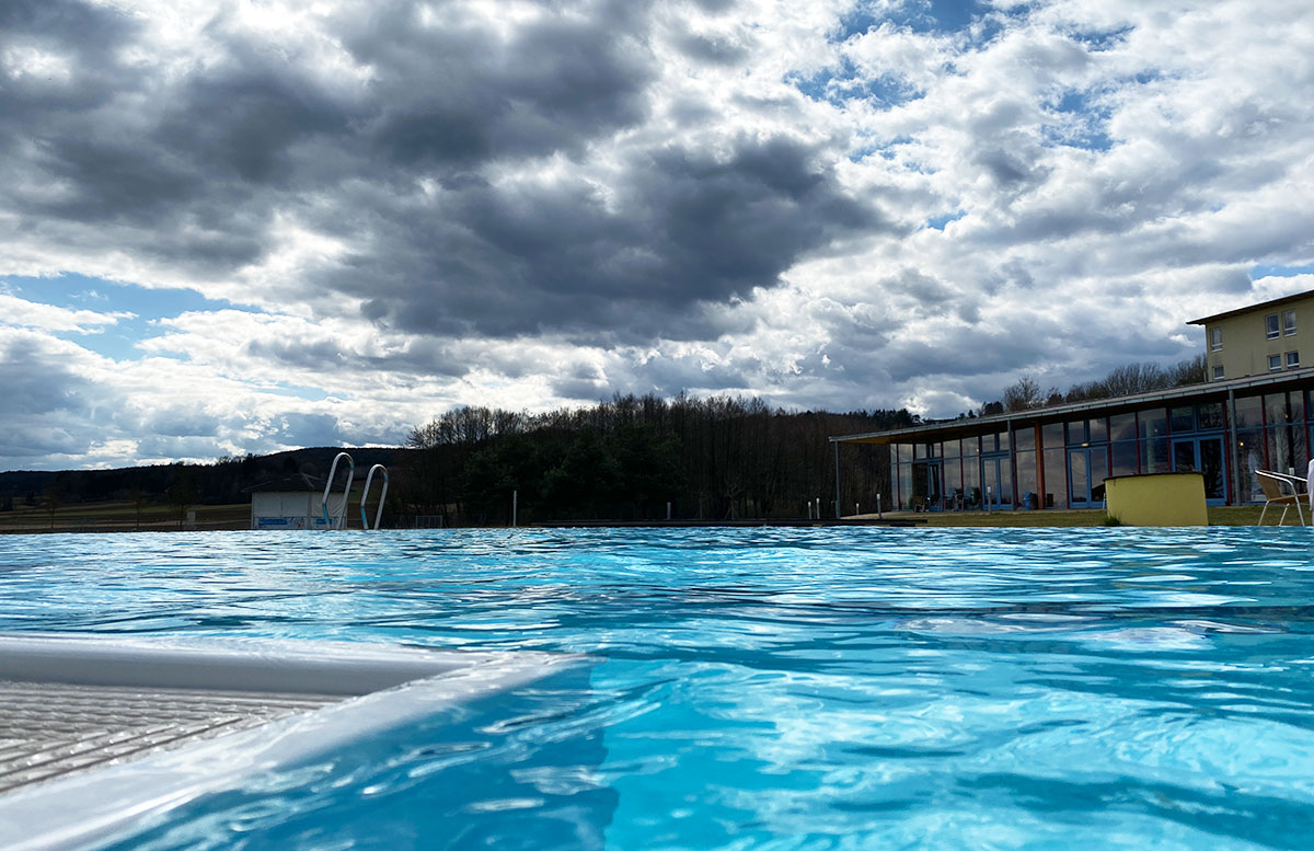 FIT-Familien--und-Gesundheitstage-in-der-H2O-Therme-OUTDOOR-POOL