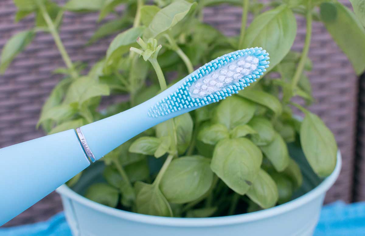 FOREO ISSA Hybrid Sonic Zahnbürste detail bürste