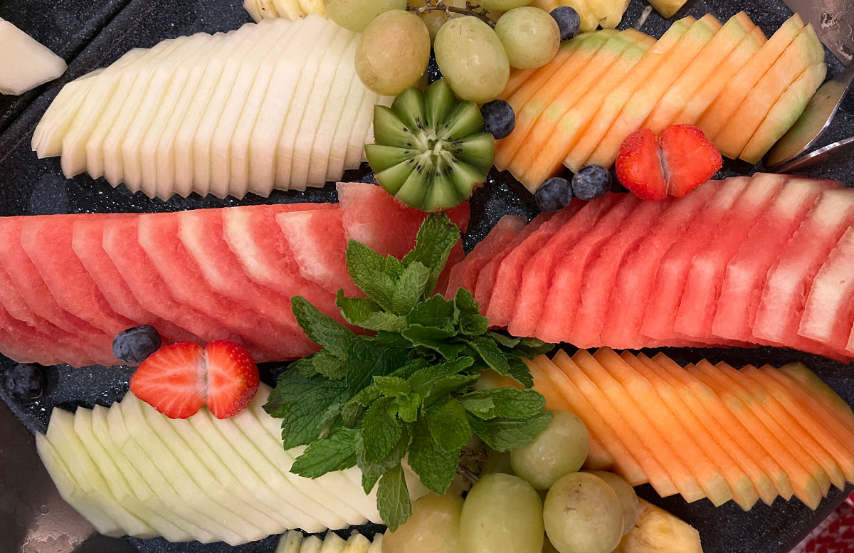 Familien-Flusskreuzfahrt-auf-der-A-ROSA-SENA-frisches-obst