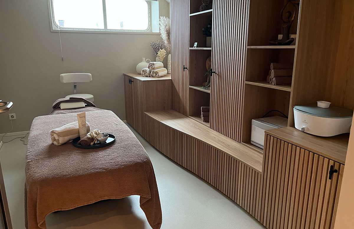 Familien-Flusskreuzfahrt-auf-der-A-ROSA-SENA-massage