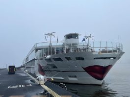 Familien-Flusskreuzfahrt-auf-der-A-ROSA-SENA--schiff-aussen