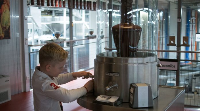 Familienausflug in die Zotter Erlebniswelt in Riegersburg Familienausflug-in-die-Zotter-Erlebniswelt-in-Riegersburg-schokobrunnen