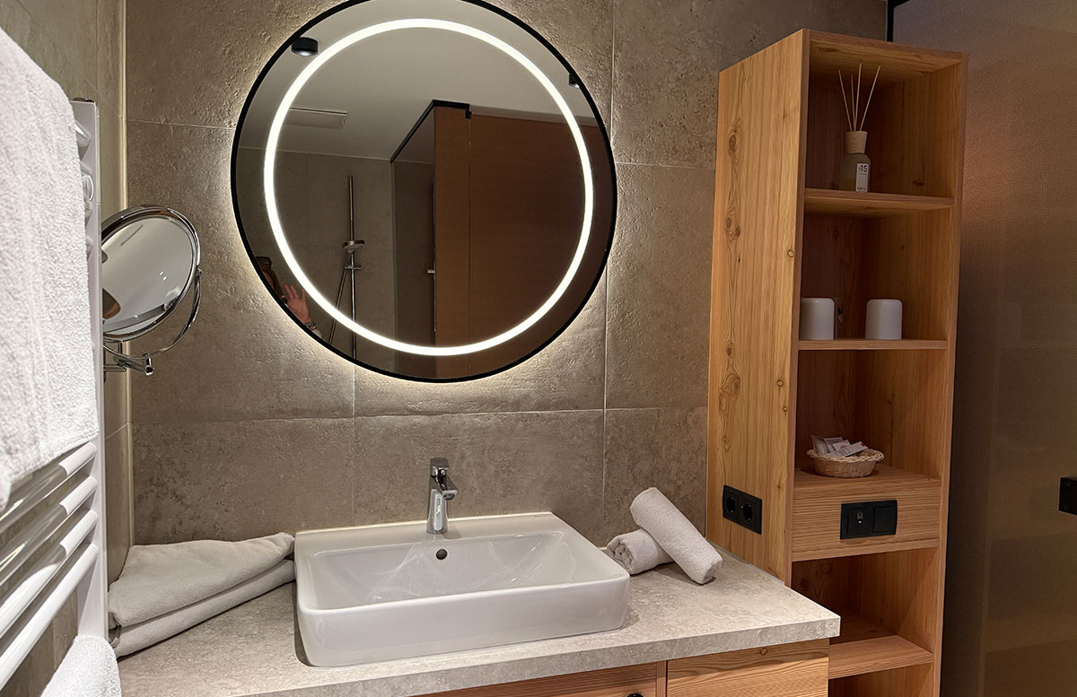 Familienhotel-Zauchenseehof-in-Zauchensee-badezimmer