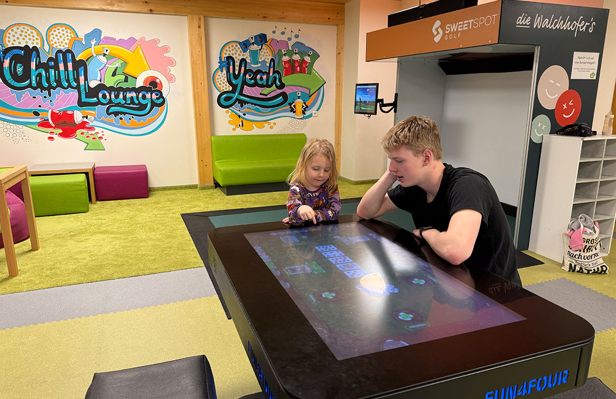 Familienhotel-Zauchenseehof-in-Zauchensee-jugendraum