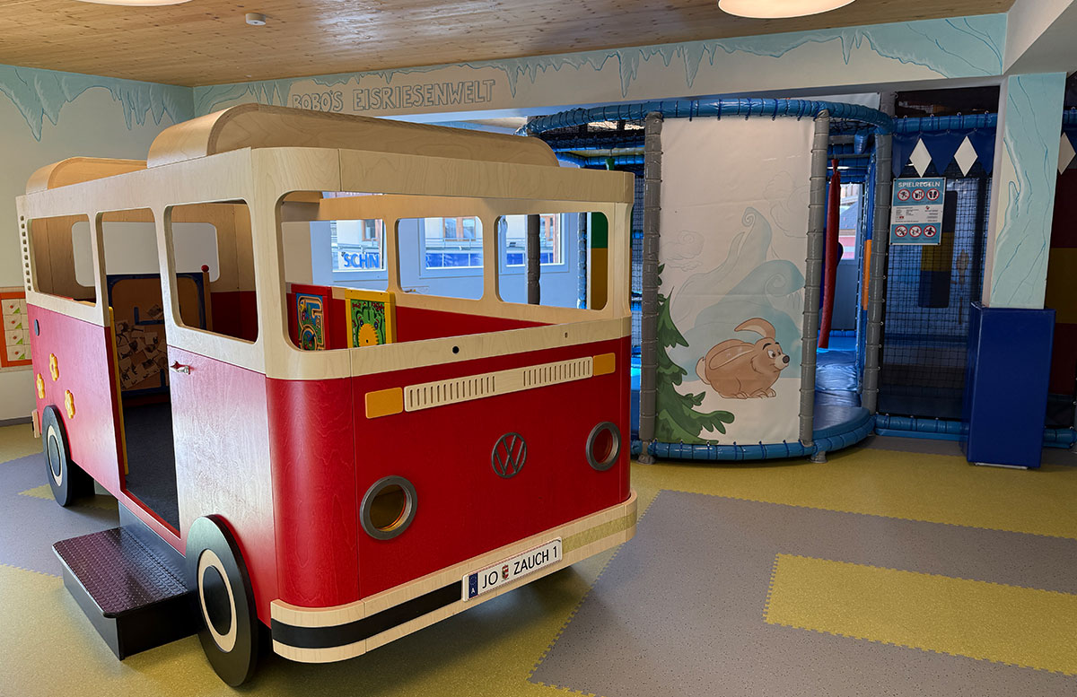 Familienhotel-Zauchenseehof-in-Zauchensee-softplayanlage