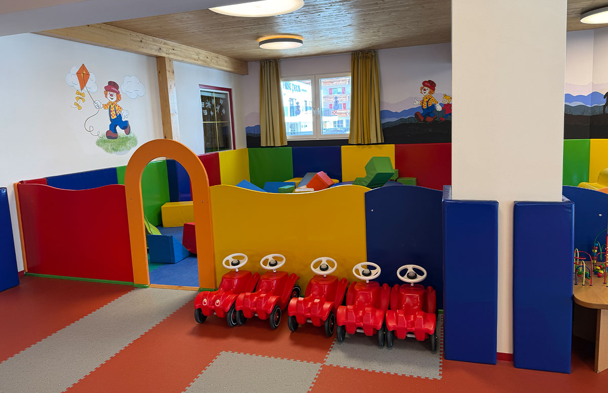 Familienhotel-Zauchenseehof-in-Zauchensee-spielmöglichkeit