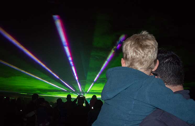 Ausflug zum Bauernhof und Fledermaussuche-lasershow-lichterzauber