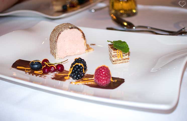 Familienurlaub-im-Hotel-Oberforsthof-in-St.-Johann-nachtisch