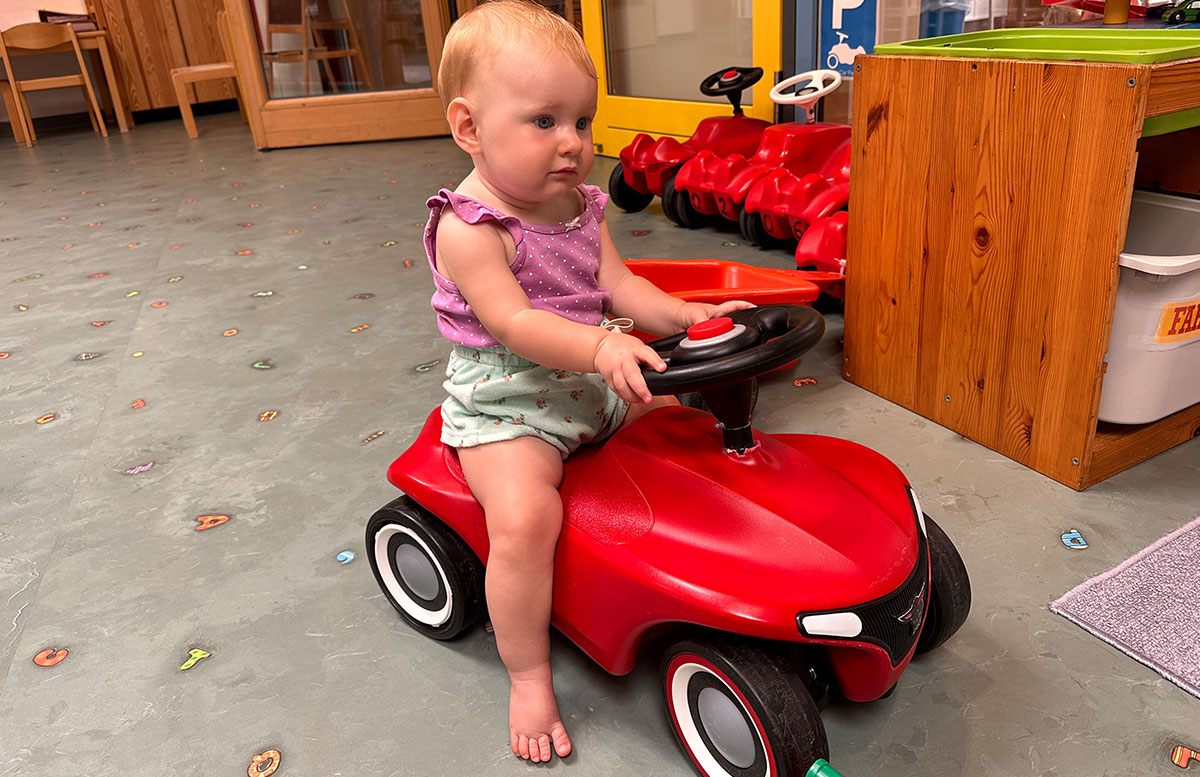 Familienurlaub-mit-Baby-in-der-H2O-Therme-bobby-car