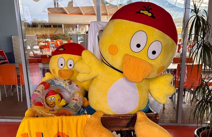 Familienurlaub mit Baby in der H2O Therme Familienurlaub-mit-Baby-in-der-H2O-Therme-hopiho-stofftier